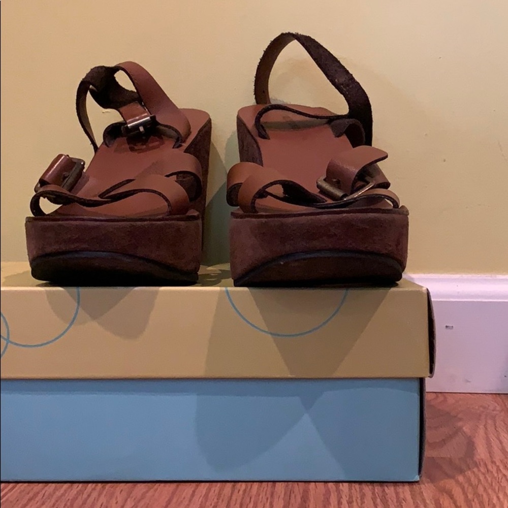 Platform sandals